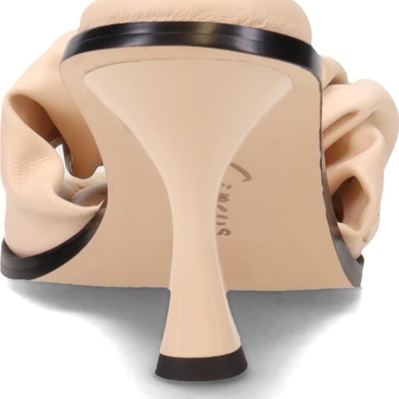 Tan Heels - Picture 4 of 6